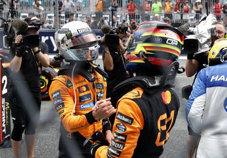 Lando Norris y Oscar Piastri en el Gran Premio de Miami 2025. Foto: Reuters/Marco Bello.