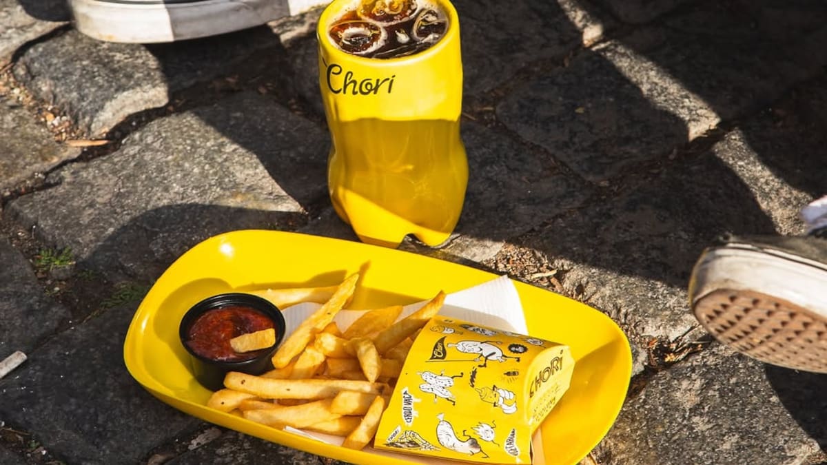 Choripanes y fernet en un evento gastronómico de la Ciudad de Buenos Aires.