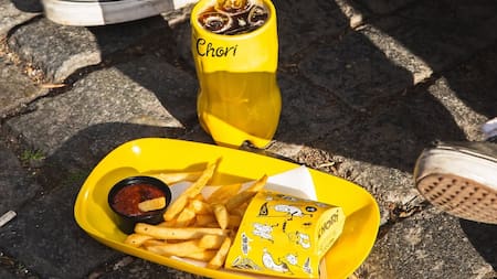 Choripanes y fernet en un evento gastronómico de la Ciudad de Buenos Aires.