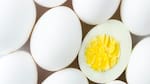 Cómo hacer huevos duros perfectos, según la ciencia: el tiempo exacto y la técnica ideal para conservar sus nutrientes