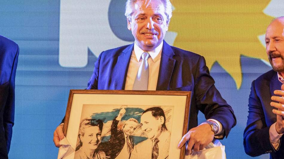 Alberto Fernández en la sede del PJ durante el homenaje a Juan Domingo Perón, NA