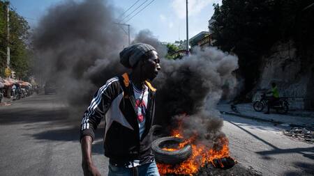 Sigue la violencia en Haití: nuevos saqueos, incendios y ataques en Puerto Príncipe