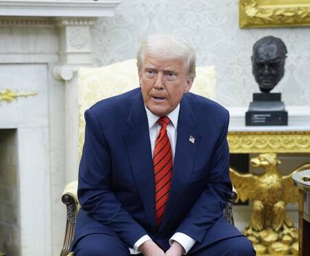 Donald Trump en el Salón Oval. Foto: EFE.