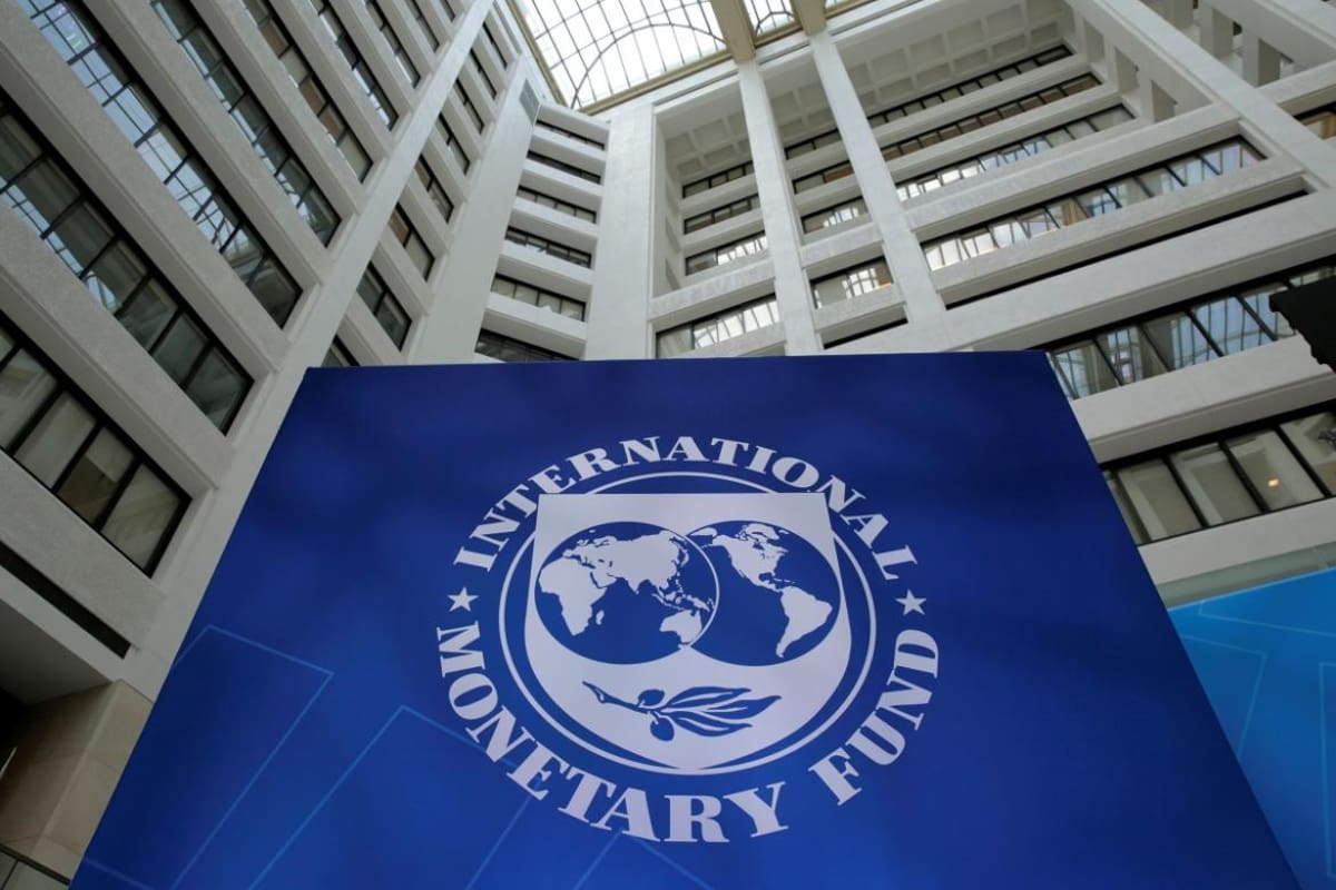 FMI, REUTERS.