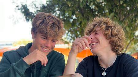 memes, risas. Fuente: Pexels.