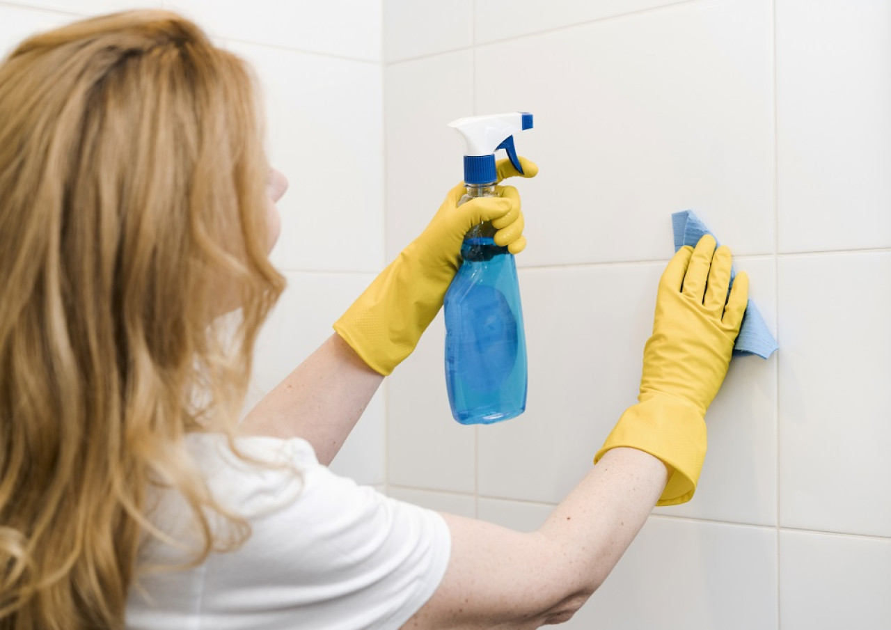 La mezcla infalible para que tus baños siempre huelan bien. Foto: Freepik.