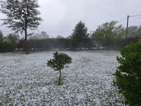 Fuerte granizo en Buenos Aires. Foto: redes sociales.
