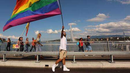 Suiza aprobó el matrimonio igualitario, Reuters