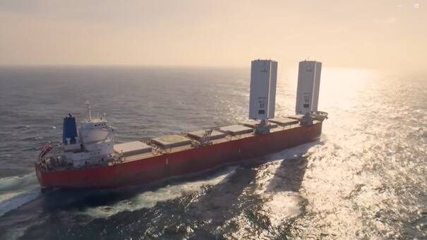 Navegación sostenible: así es el primer buque de carga impulsado por energía eólica diseñado para reducir emisiones