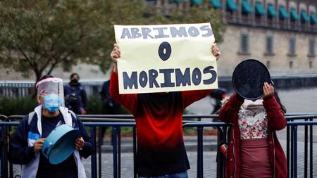 Restaurantes mexicanos abren desafiando restricciones, Reuters.