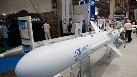 El misil ucraniano que puede atacar un rango de 1.000 kilómetros, el "Neptuno Largo". Foto: X/@EuromaidanPR.