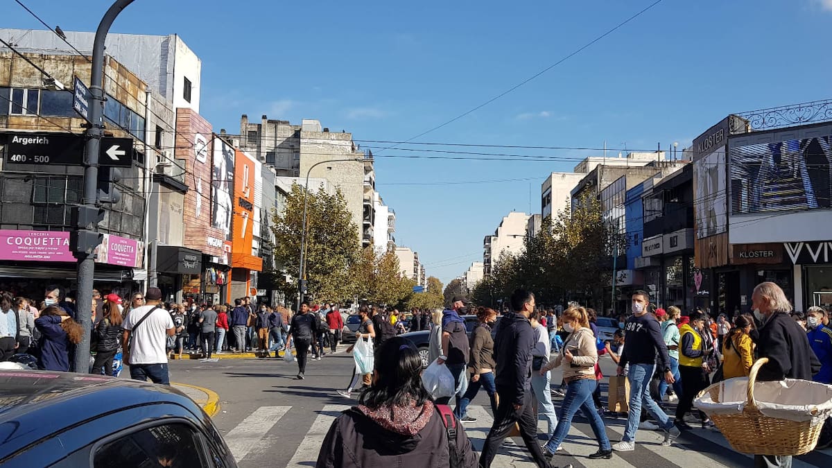 Avenida Avellaneda, Flores.