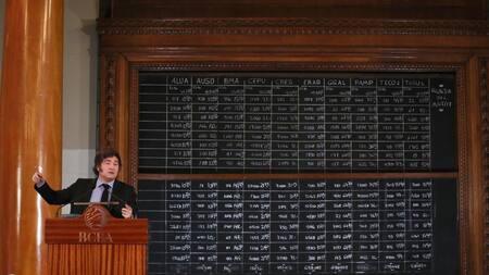 El Presidente Javier Milei visitó la Bolsa de Comercio de Buenos Aires. Foto: Presidencia.