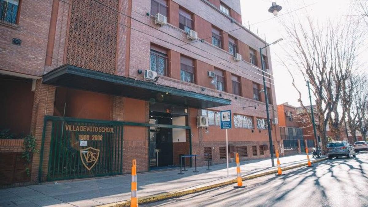 Un adolescente de 16 años fue detenido por las amenazas de bomba a once colegios