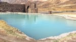 El hotel abandonado en plena Cordillera de los Andes con aguas termales de un celeste hipnótico: un ícono mundial que quedó en el olvido