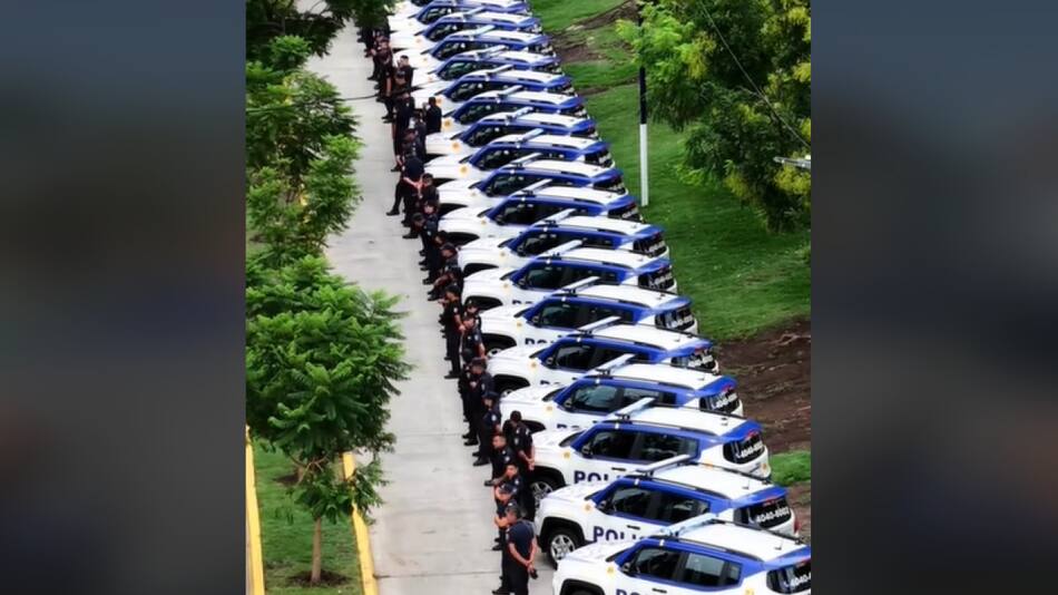 Nuevos móviles de la Policía de Ezeiza. Foto: Captura de video.