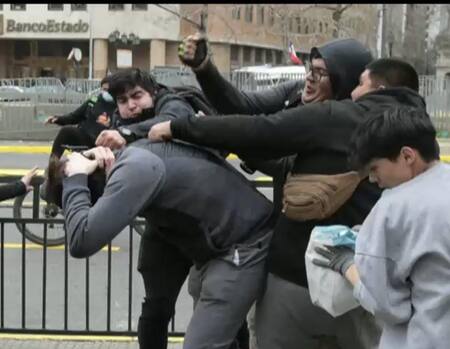 Agresión al hermano de Gabriel Boric en Chile.