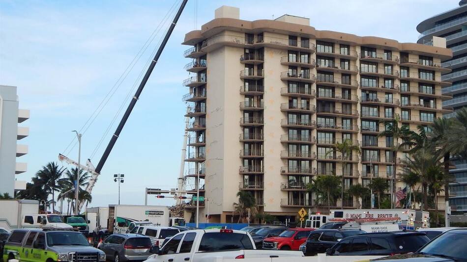 Trabajos de búsqueda de víctimas en Champlain Towers, Miami, EUA, EFE