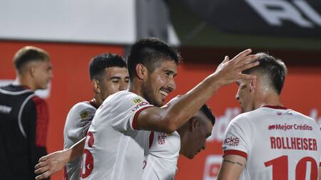 Luciano Lollo; Estudiantes de La Plata vs. Barracas Central. Foto: Télam.