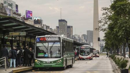 Colectivos de Buenos Aires. Foto: NA.