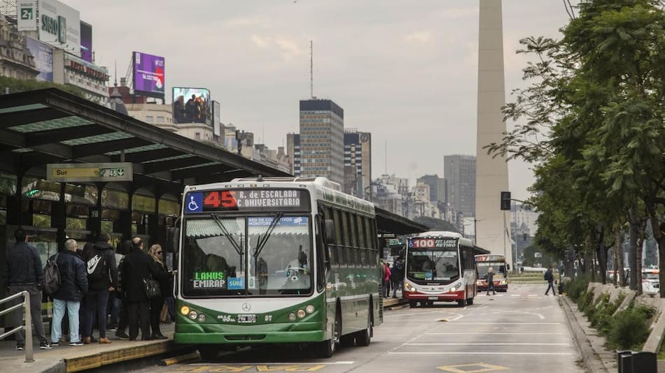 Colectivos de Buenos Aires. Foto: NA.