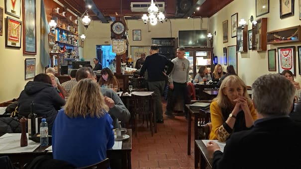Un café masónico en CABA: visitado por Belgrano y los próceres de la Revolución de Mayo logró ganarle al olvido