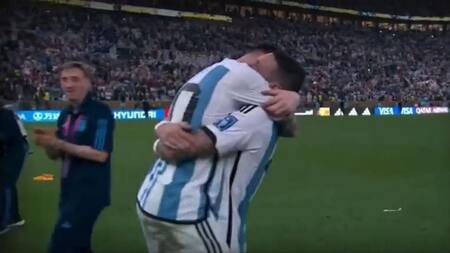 El eterno abrazo entre Messi y Di María. Foto: captura de video.