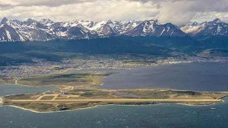 Un destino que desafía al mapa: el espectacular aeropuerto más austral está en Argentina