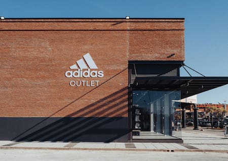 Outlet de Adidas en el Solei Premium Outlet. Foto: Solei.