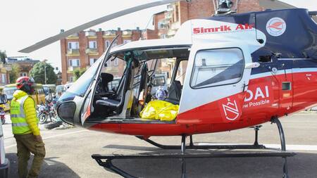 Rescate del cuerpo de la esquiadora Hilaree Nelson en el Himalaya. Foo: EFE.