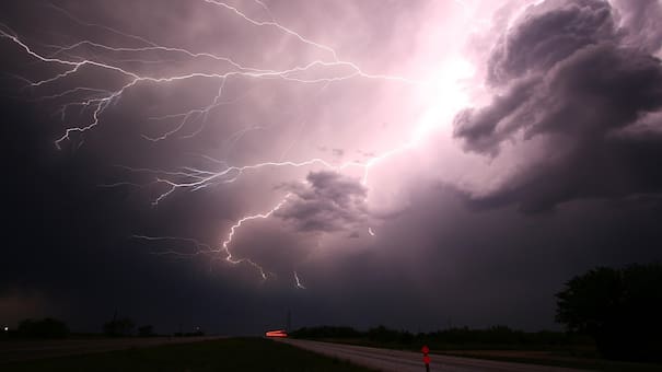 Paraguas y abrigos listos: se confirmó qué día de la semana vuelven las tormentas y bajas temperaturas al AMBA