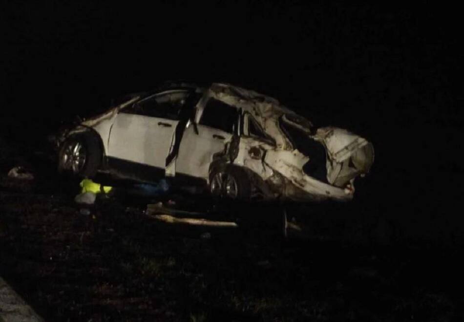 Volcó camioneta en la que viajaba