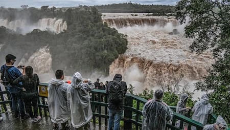 Gran caudal de agua en las Cataratas del Iguazú. Foto: NA.