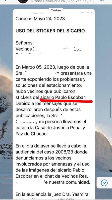 Utilizó un sticker de Pablo Escobar y fue denunciado penalmente. Foto: Twitter.