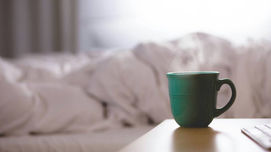Hacer la cama, orden, limpieza, mañana, despertarse. Foto Unsplash.