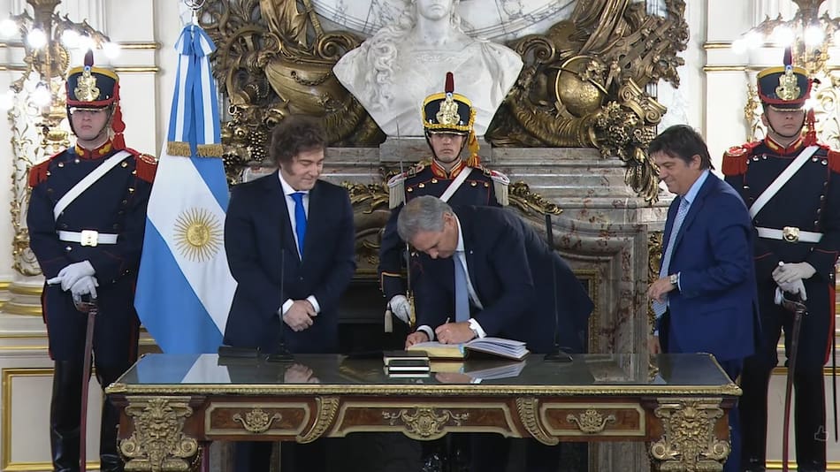 El ministro viene de ser secretario de Finanzas.