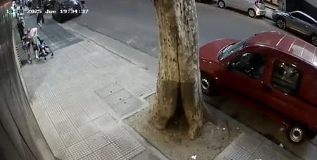 Los momentos posteriores a la agresión de un hombre contra una niña.