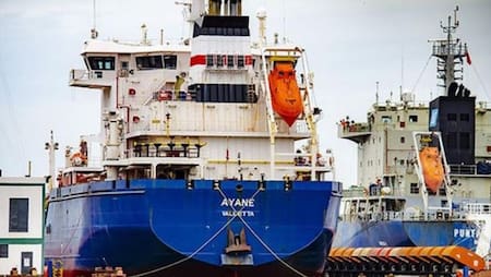 Marino mató a balazos a dos personas dentro de un buque y se entregó, NA