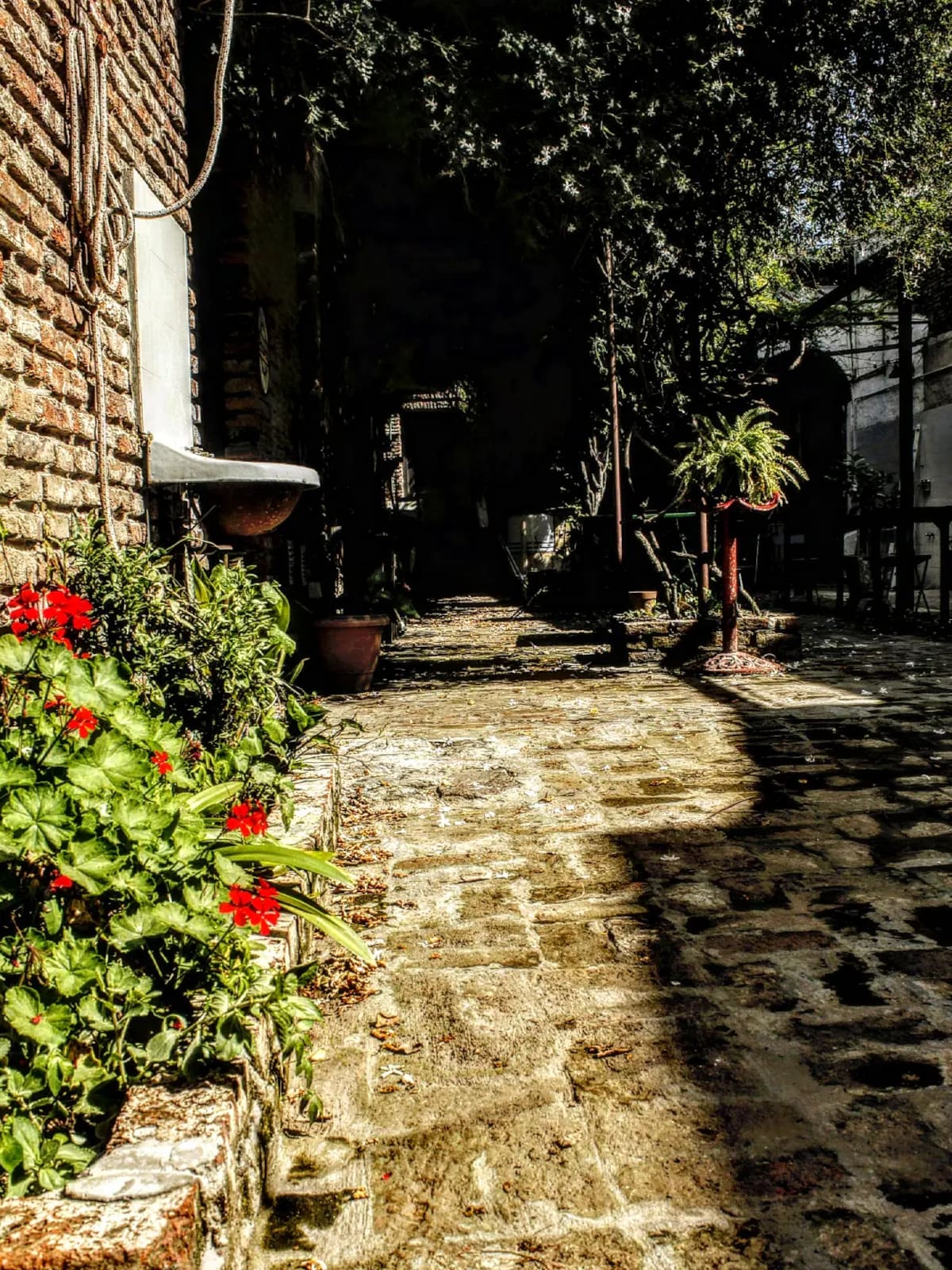 La histórica casona revela más de tres siglos de historia porteña