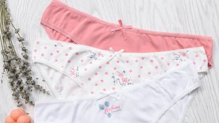 Bombachas rosas para Navidad. Foto: Unsplash.