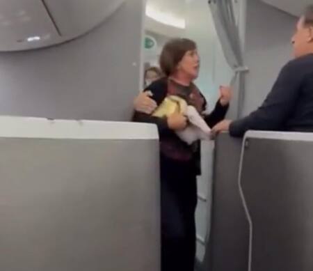 Tensión en un avión de American Airlines.