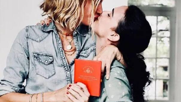 Dolores Barreiro anunció su "matrimonio feliz" con Motherberns, la mujer que le robó el corazón