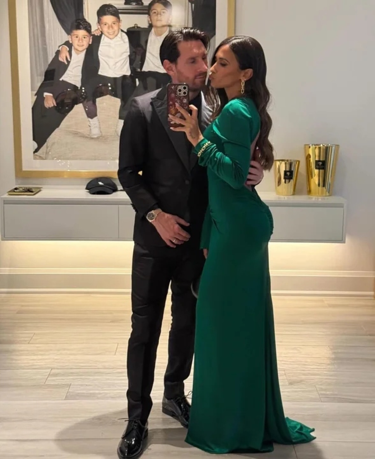 Messi y Antonela en el cumpleaños de David Beckham. Fuente: NA
