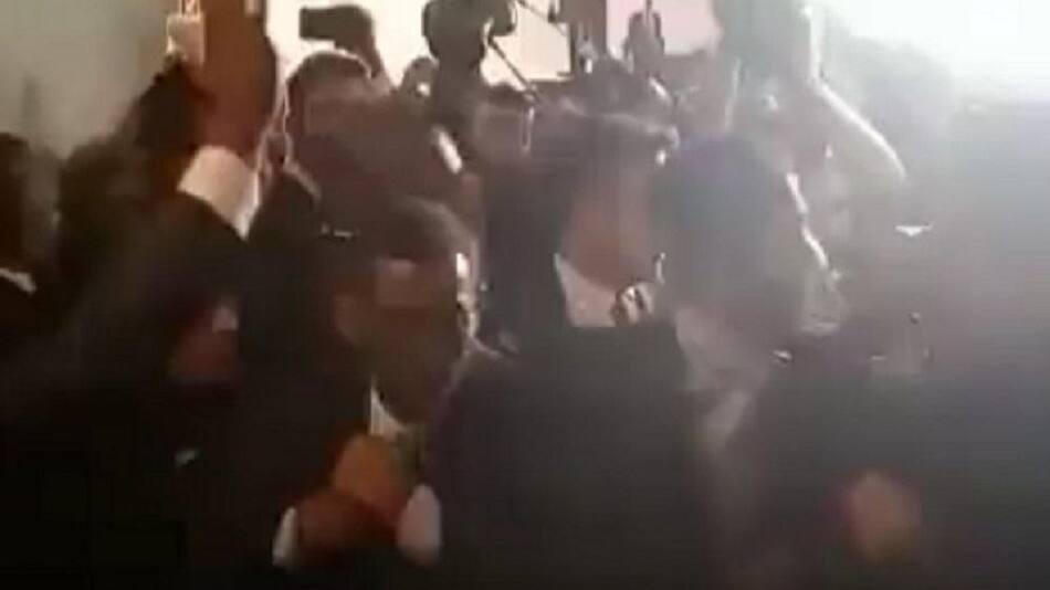 Custodios de Nicolás Maduro atacaron a periodistas. Foto: captura