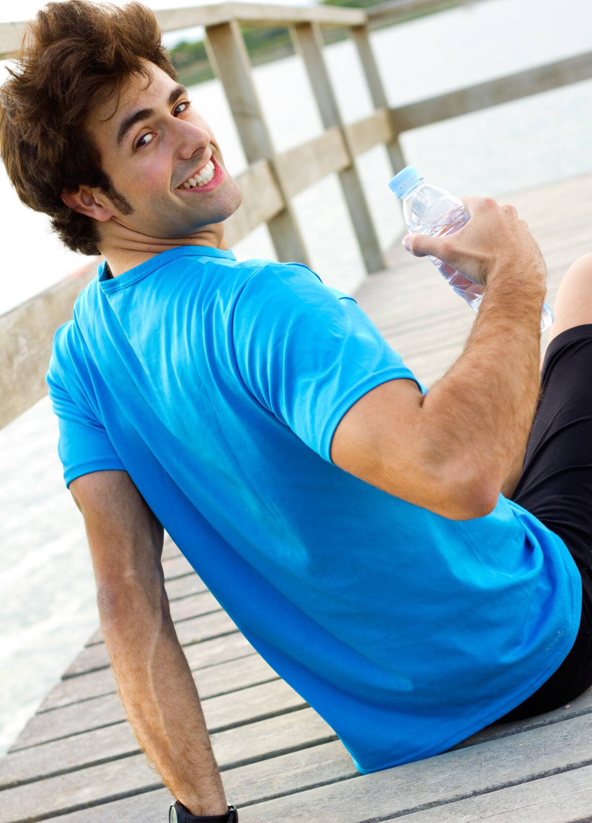 Consejos útiles para dejar las remeras como nuevas. Foto: Freepik.