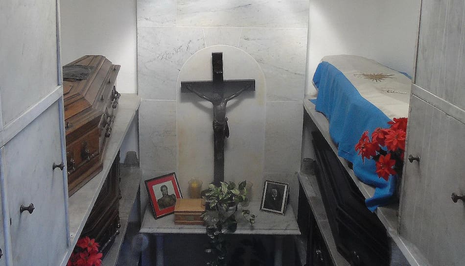 Tumba de los Ortiz de Rozas en el Cementerio de la Recoleta