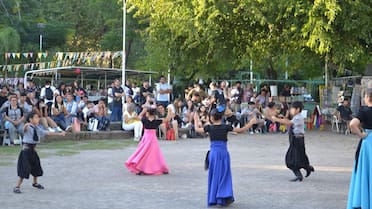 Navidad con música y tradición: la peña gratuita que reúne folklore, gastronomía y sabores regionales