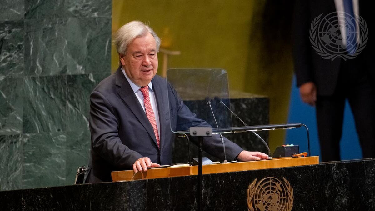 António Guterres, hablando en la sesión conmemorativa de la Asamblea General para marcar la abolición de la esclavitud