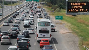 Tip gasolero en vacaciones: cómo ahorrar en combustible desde el celular durante el verano 2026