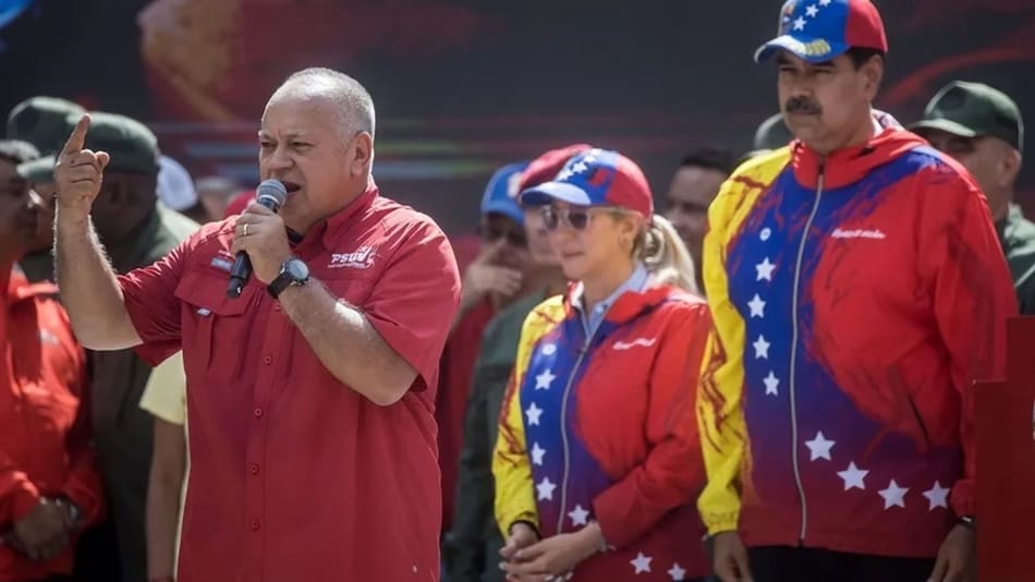 Nicolás Maduro, junto a la primera dama de Venezuela, Cilia Flores, y el ministro de Interior y Justicia, Diosdado Cabello